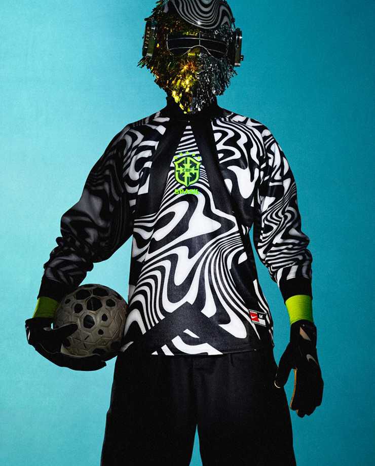 Buy Brazil Hollywood Keeper Men's Nike Football Shirt - Black/Volt